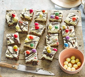 Easter rocky road cheesecake bars