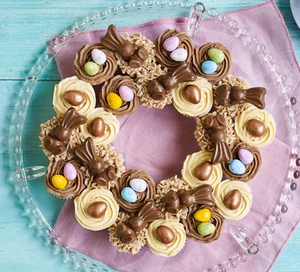 Pull-apart mini cupcake Easter wreath